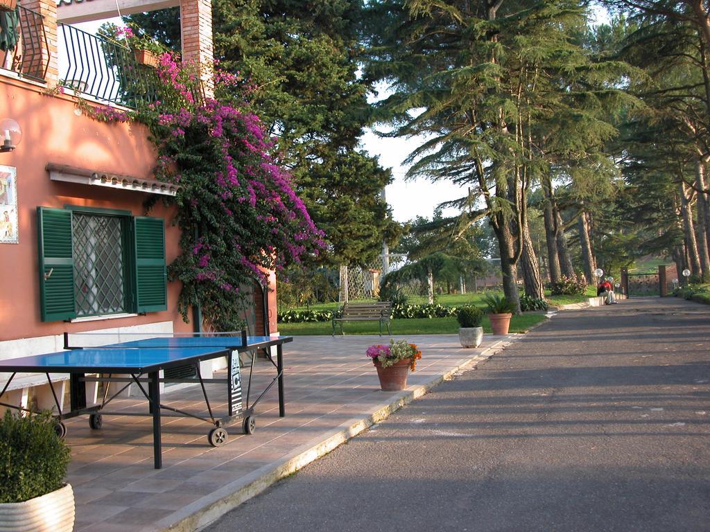 Vigna Licia Apartment Pomezia Bagian luar foto